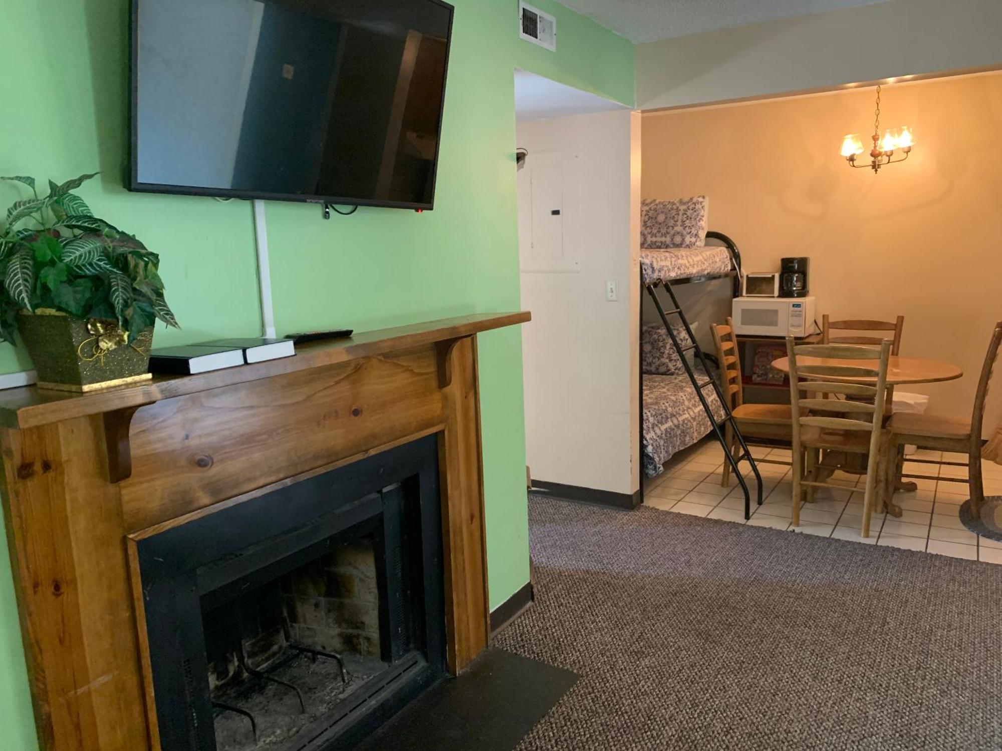 Oak Square Rentals ガトリンバーグ 部屋 写真
