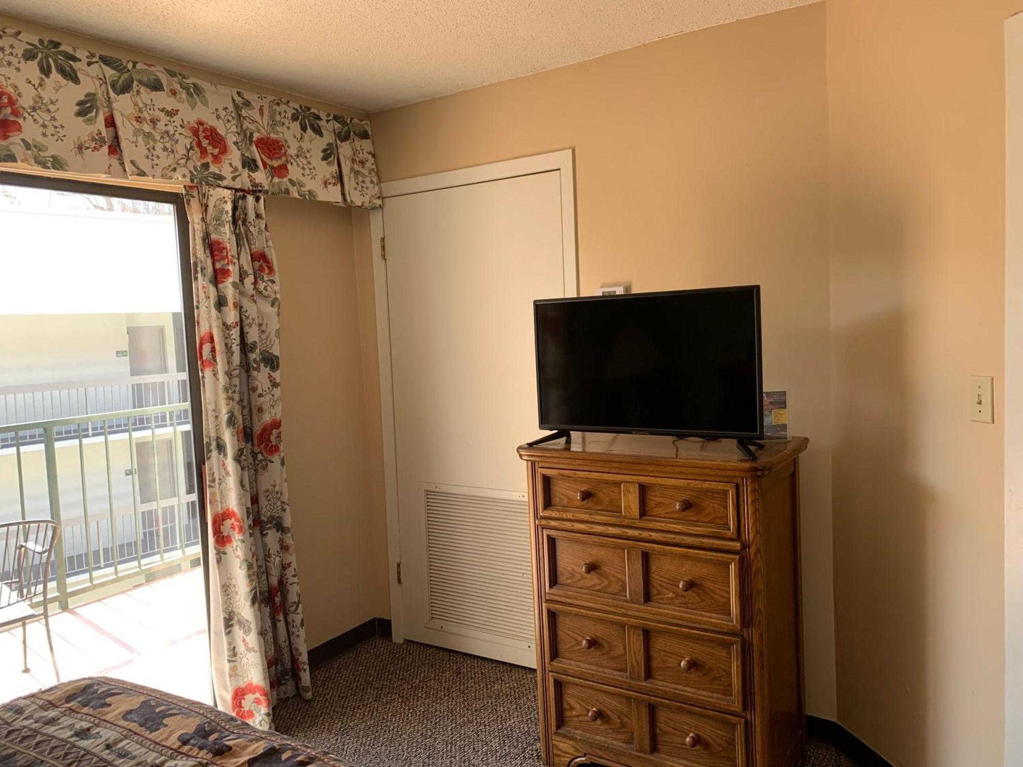 Oak Square Rentals ガトリンバーグ 部屋 写真
