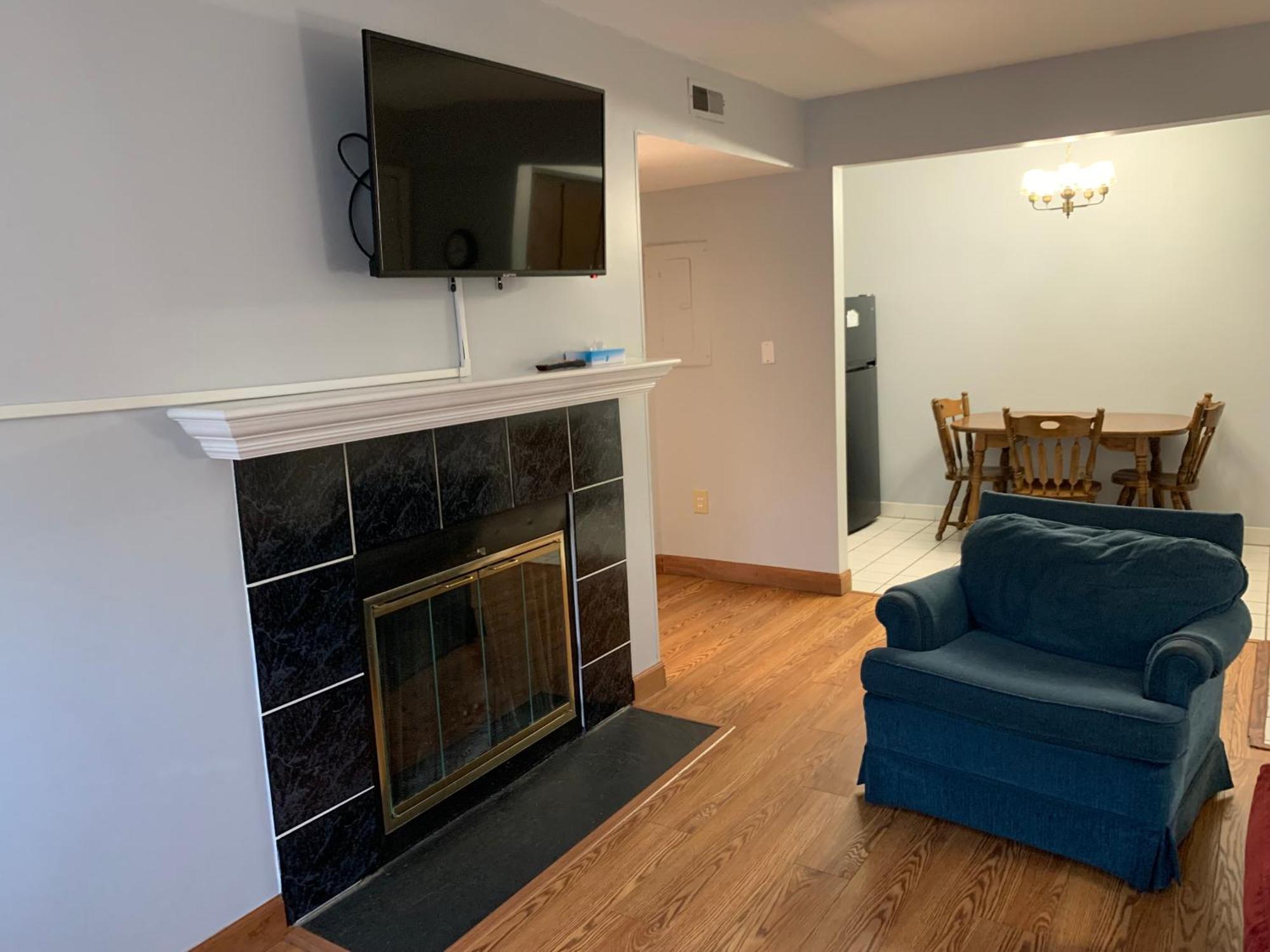 Oak Square Rentals ガトリンバーグ 部屋 写真