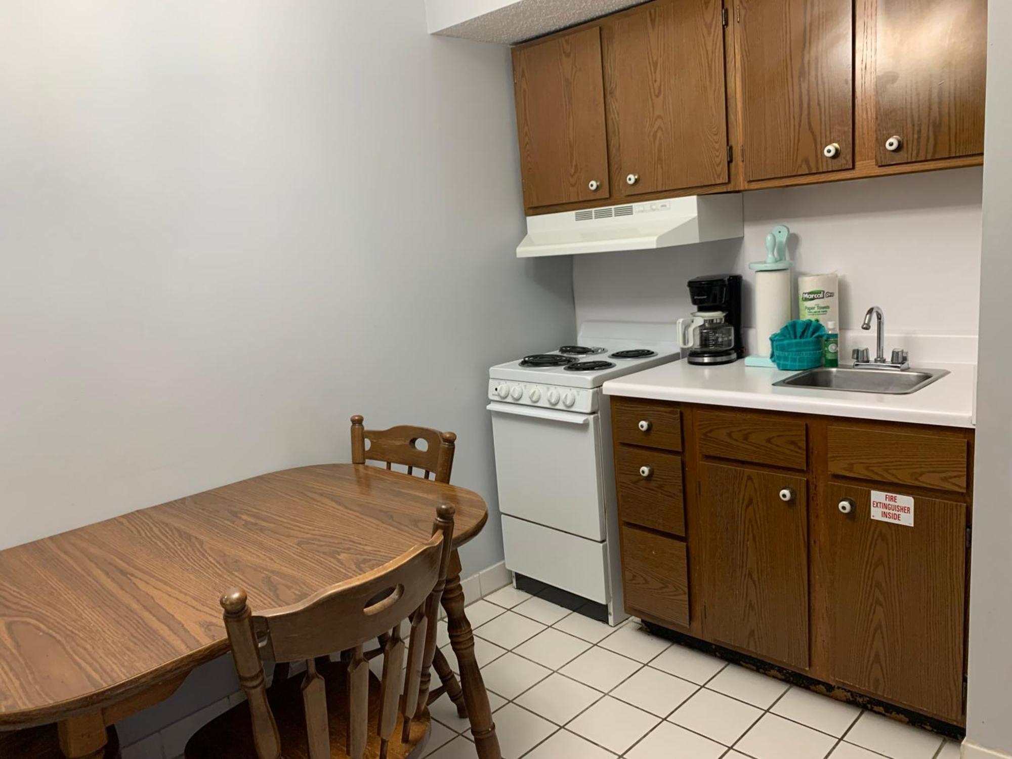 Oak Square Rentals ガトリンバーグ 部屋 写真