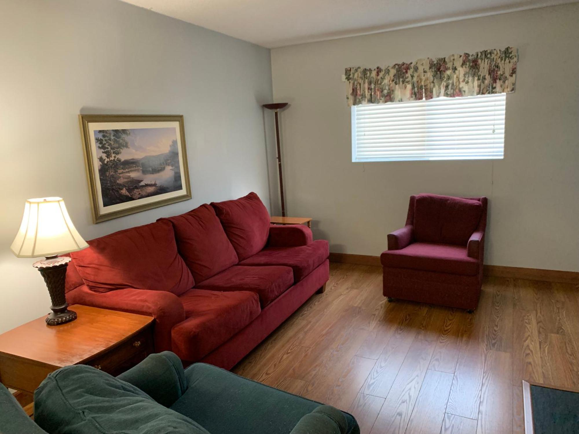 Oak Square Rentals ガトリンバーグ 部屋 写真