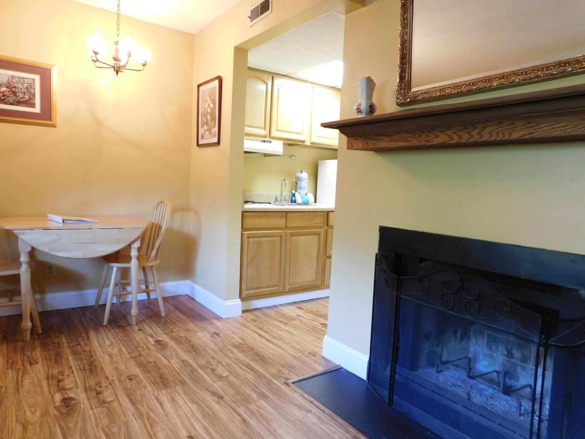 Oak Square Rentals ガトリンバーグ 部屋 写真