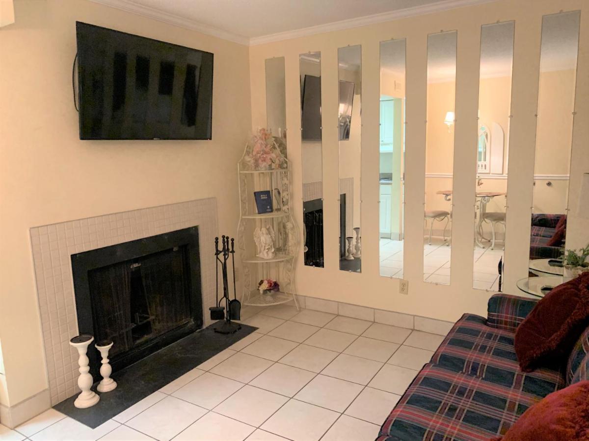 Oak Square Rentals ガトリンバーグ 部屋 写真