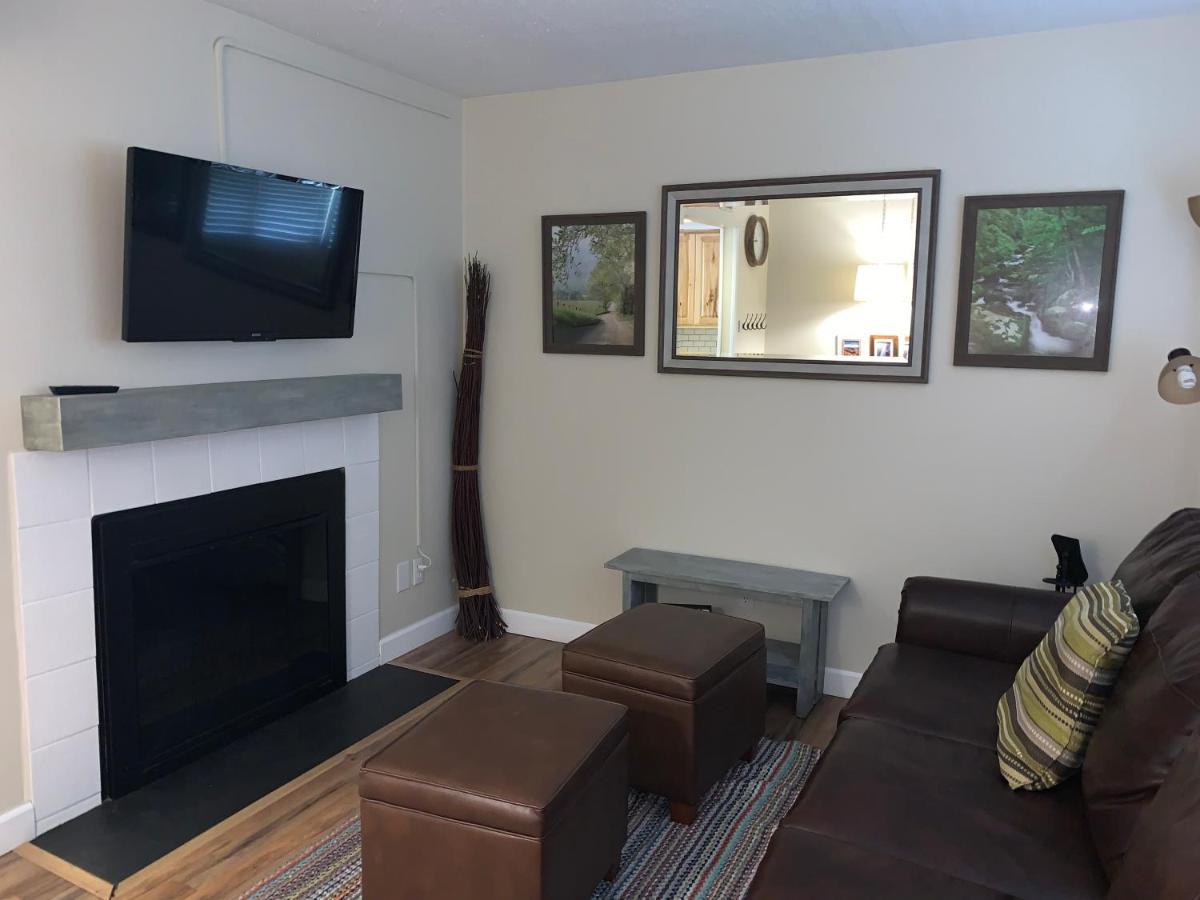Oak Square Rentals ガトリンバーグ 部屋 写真